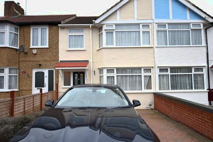 3 Bedroom Terraced House To Rent In Denecroft Cresent, Hillingdon, UB10