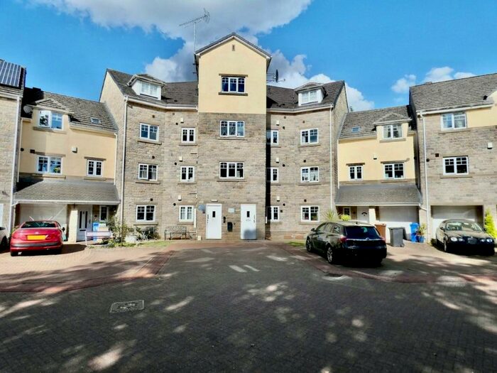 2 Bedroom Flat To Rent In River Bank, Sheffield, S35