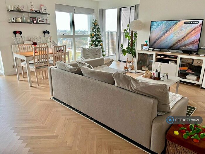 2 Bedroom Flat To Rent In Birch House, London, SE3