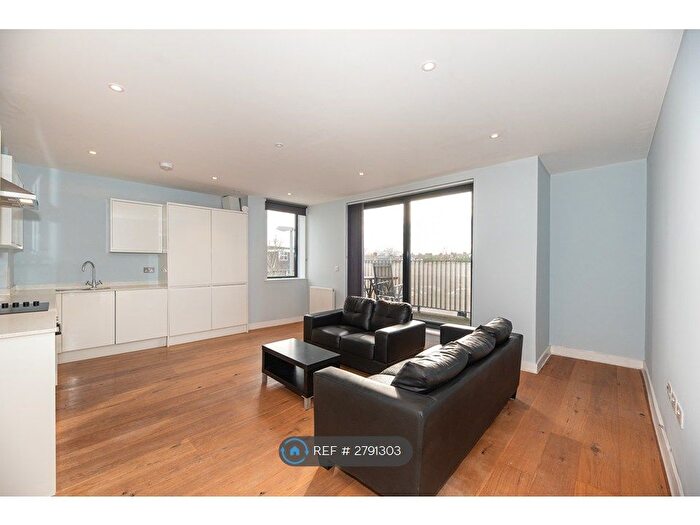 2 Bedroom Flat To Rent In Streatham, London, SW16