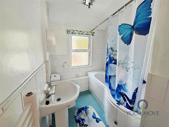2 Bedroom End Of Terrace House For Sale In Plaistow Grove, Bromley, BR1
