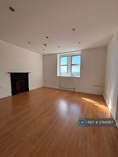 2 Bedroom Flat To Rent In Sylvan Road, Crystal Palace, SE19