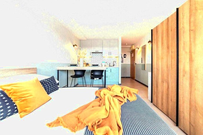 Studio To Rent In Uncle Stockwell, Courland Grove, London, SW8