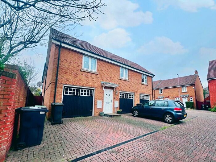 2 Bedroom Maisonette To Rent In Wilkins Gardens, BH8