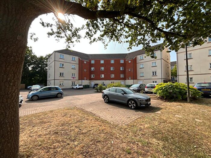 2 Bedroom Apartment For Sale In Arnold Road, Mangotsfield, Bristol, BS16