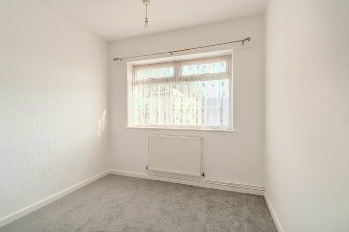 2 Bedroom Semi-Detached Bungalow For Sale In Station Road, Doncaster, South Yorkshire, DN7