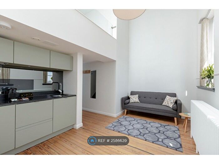 1 Bedroom Flat To Rent In Mcdonald Road, Edinburgh, EH7