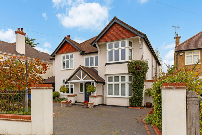 5 Bedroom Detached House For Sale In Battlefield Road, St. Albans, AL1