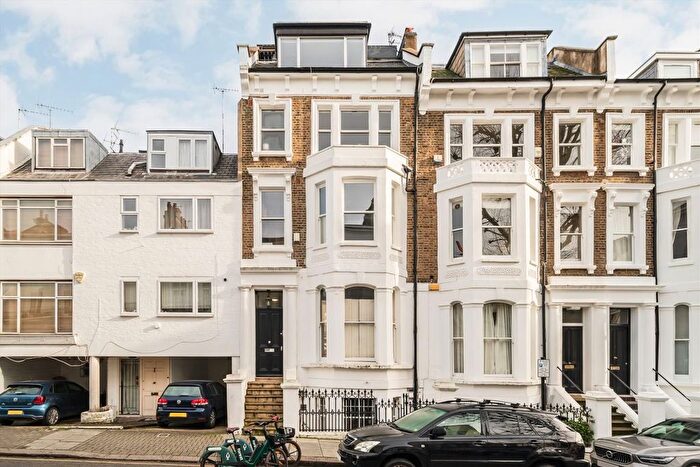 1 Bedroom Flat To Rent In Gordon Place, London, W8