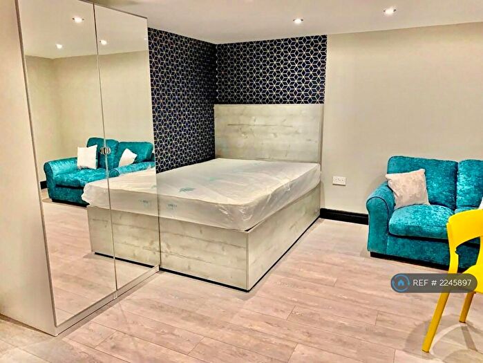 Studio To Rent In Bath Street, Huddersfield, HD1