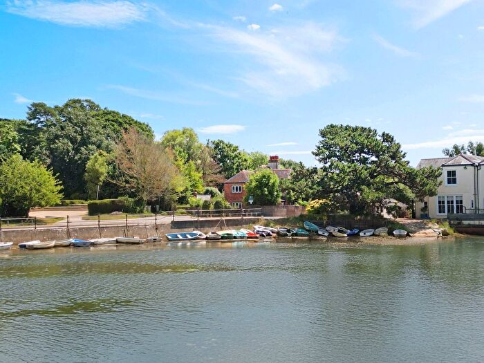 3 Bedroom Semi-detached House For Sale In Undershore Road, Lymington, SO41