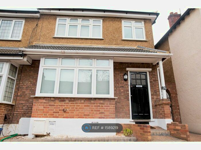 3 Bedroom Semi-Detached House To Rent In Smeaton Road, Woodford Green, IG8