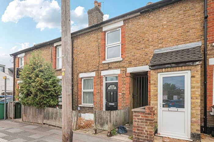 2 Bedroom Terraced House For Sale In Fearnley Street, Watford, WD18