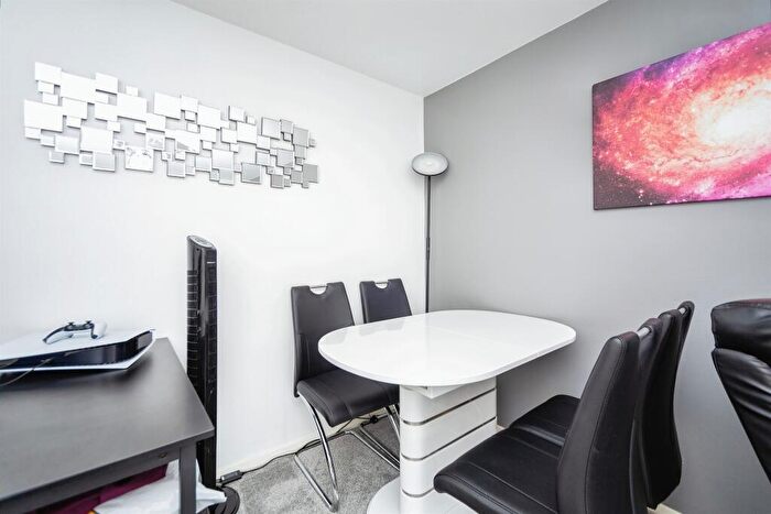 1 Bedroom Flat For Sale In High Street, Rainham, Gillingham, ME8