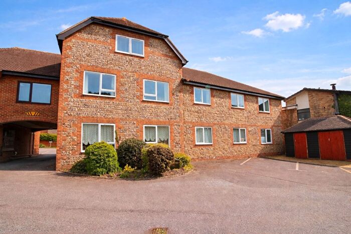 1 Bedroom Flat For Sale In South Lane, Clanfield, Waterlooville, PO8