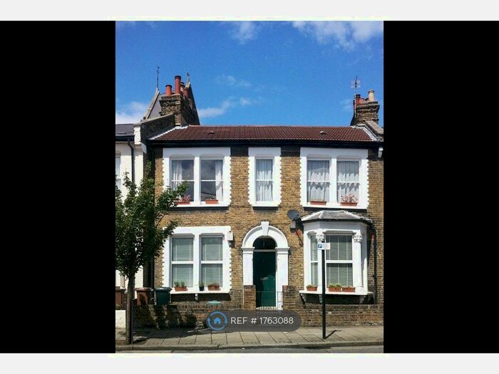 2 Bedroom Flat To Rent In Barretts Grove, London, N16