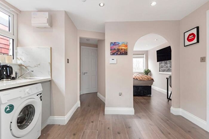 1 Bedroom Studio To Rent In Seven Sisters Rd, London, N15