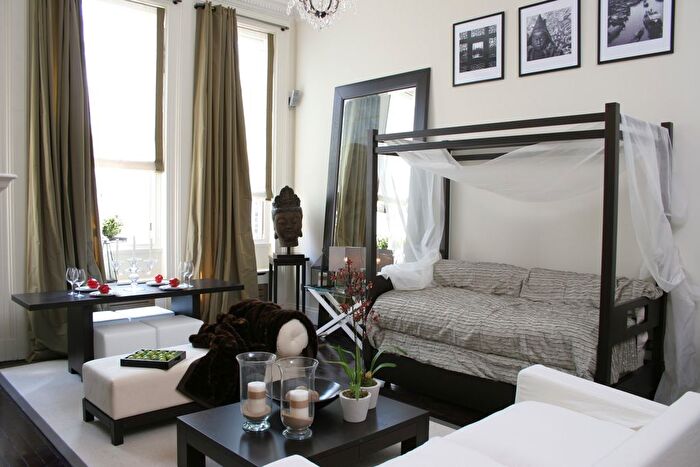 Studio To Rent In Cadogan Square, London, SW1X