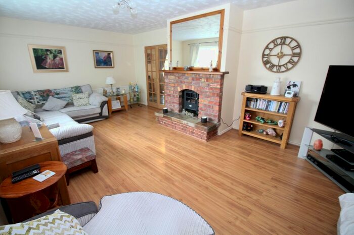 2 Bedroom Bungalow For Sale In Henly Avenue, Carrickfergus, BT38