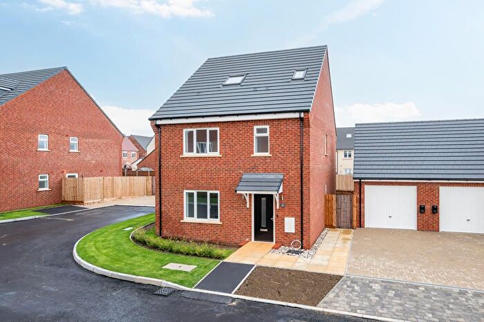 3 Bedroom Detached House For Sale In Blackberry Close, Great Barford, MK44