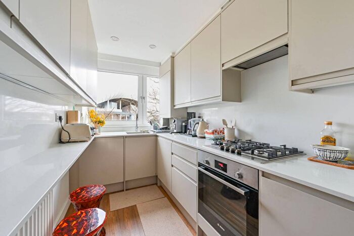 1 Bedroom Flat For Sale In St Johns Wood Road, St John's Wood, London, NW8
