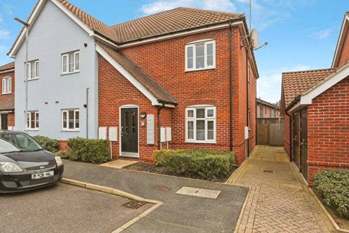 2 Bedroom Flat For Sale In Newbolt Close, Stowmarket, Suffolk, IP14