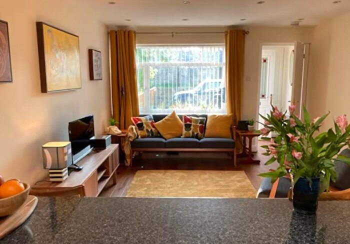 2 Bedroom Apartment To Rent In North Hinksey Lane, Botley, OX2