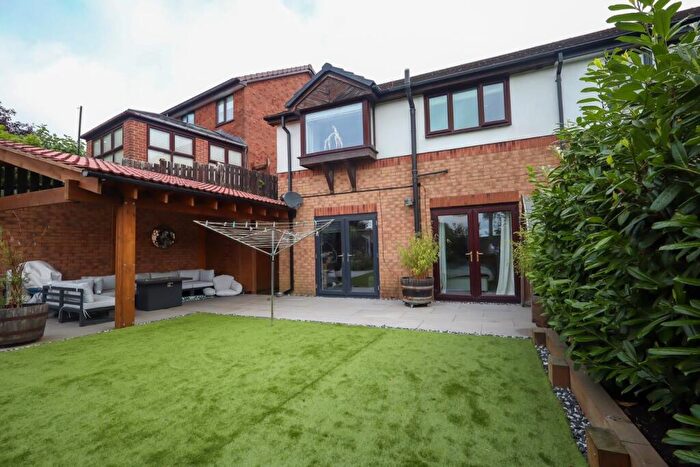 3 Bedroom House For Sale In Sparrowfield Close, Carrbrook, Stalybridge, SK15