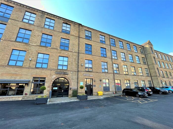 1 Bedroom Flat To Rent In Blakeridge Lane, Batley, WF17