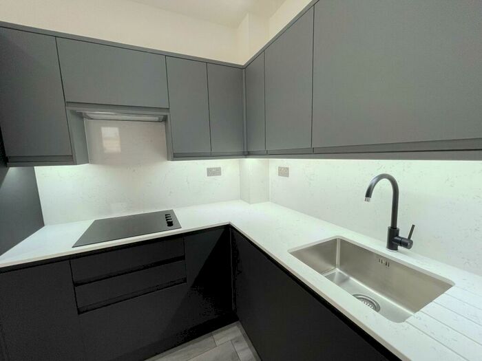 2 Bedroom Flat To Rent In Chingford Road, Walthamstow, E17