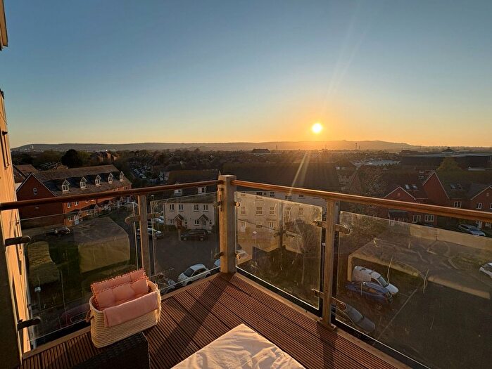 2 Bedroom Flat For Sale In Penshurst House, Eastbourne, BN22