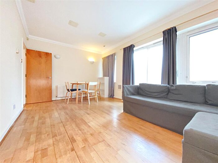 1 Bedroom Flat To Rent In Bacon Street, Shoreditch, E2