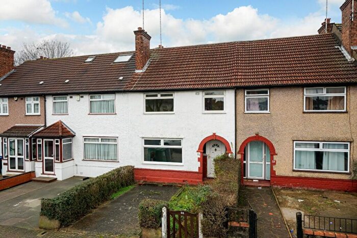 3 Bedroom Terraced House For Sale In Brook Road, London, NW2