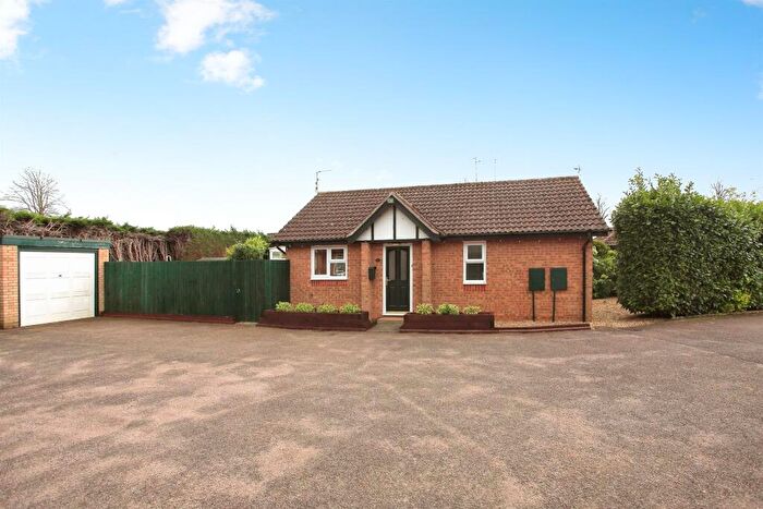 2 Bedroom Detached Bungalow For Sale In Mansfield Court, Peterborough, PE1