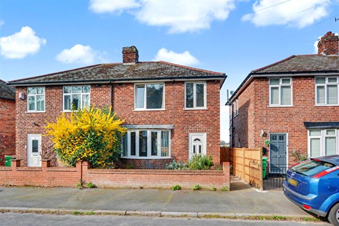 3 Bedroom Semi Detached House For Sale In Fairbank Crescent, Nottingham, NG5