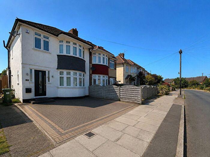 3 Bedroom Semi-Detached House For Sale In Harvey Road, Hounslow, Greater London, TW4