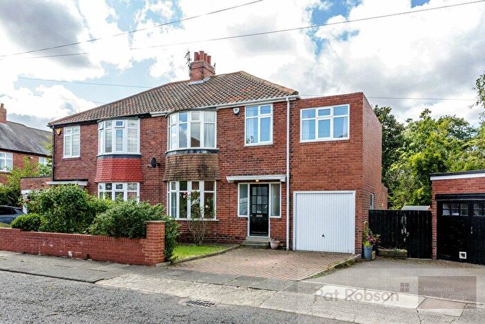 4 Bedroom Semi-Detached House To Rent In Winchcombe Place, High Heaton, Newcastle Upon Tyne, NE7