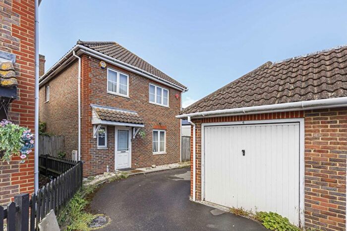 4 Bedroom Detached House To Rent In Compass Close, Ashford, TW15