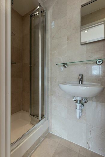 Flat To Rent In Broadhurst Gardens, NW6