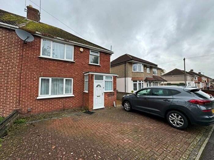 3 Bedroom Semi-Detached House To Rent In Headlands Grove, Swindon, SN2