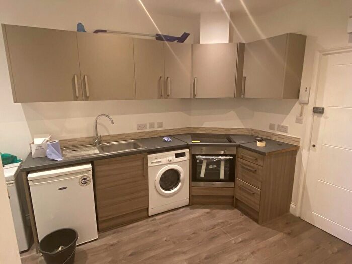 Studio To Rent In Gorst Road, London, NW10