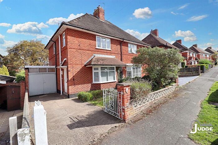 3 Bedroom Semi-detached House For Sale In Went Road, Birstall, Leicester, LE4