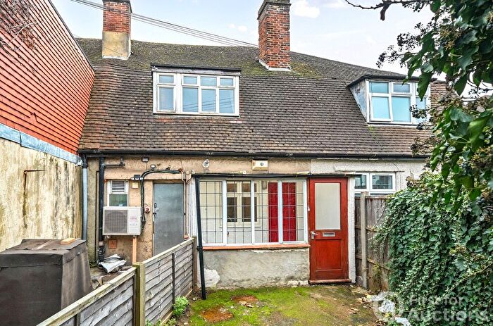 2 Bedroom Maisonette For Sale In Princes Road, Dartford, Kent, DA1