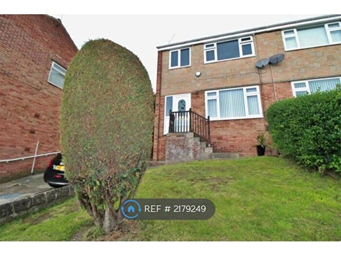 3 Bedroom Semi-Detached House To Rent In Fort Hill Road, Sheffield, S9