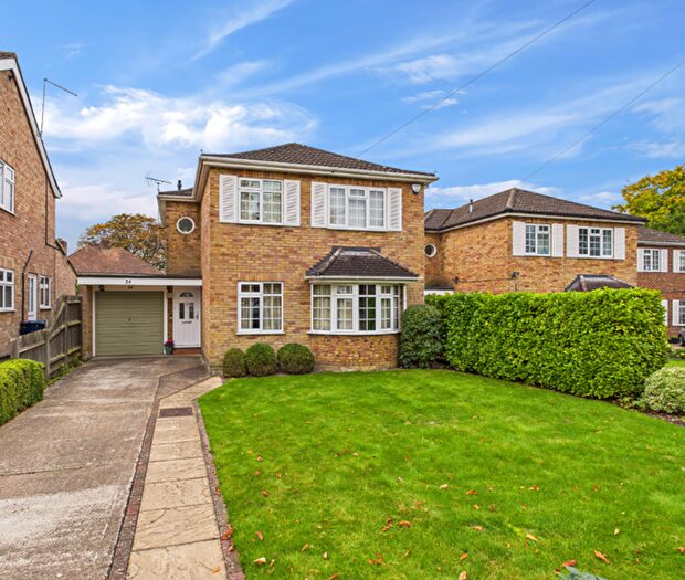 4 Bedroom Detached House For Sale In Elmdale Gardens, Princes Risborough, Buckinghamshire, HP27