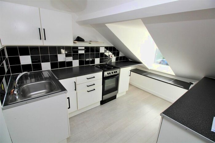 1 Bedroom Flat To Rent In Oxford Grove, Ilfracombe, EX34