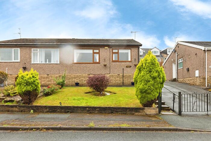 2 Bedroom Semi-Detached Bungalow For Sale In Watty Hall Avenue, Bradford, BD6