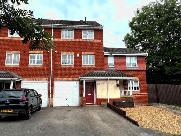 3 Bedroom Terraced House To Rent In Abbots Close, Kettering, North Northamptonshire, NN15
