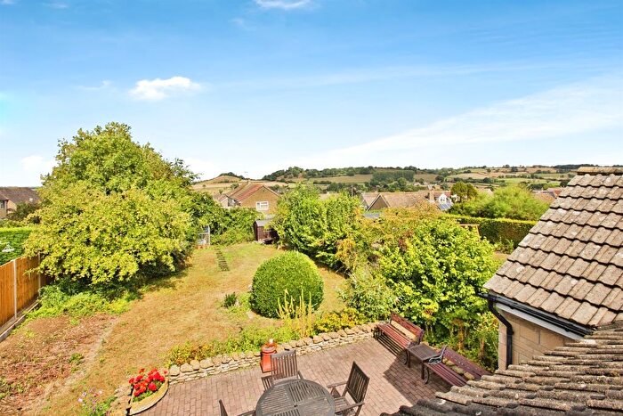 4 Bedroom Bungalow For Sale In Duckpool Lane, West Chinnock, Crewkerne, TA18