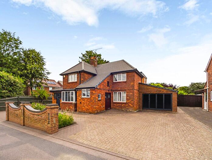 4 Bedroom Detached House For Sale In No Upper Chain, Wendover Road, HP22